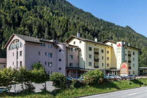 Отель Hotel Alpina, Ширс